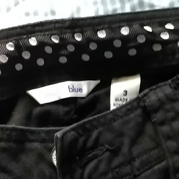 Shorts - Picture 3 of 3